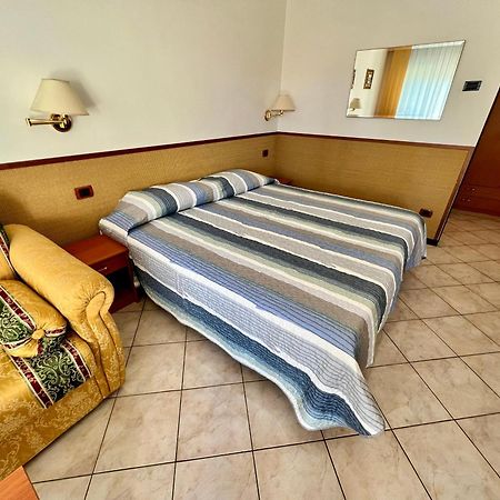 Hotel Ca' Bianca Da Paolino ميسانو ادرياتيكو المظهر الخارجي الصورة