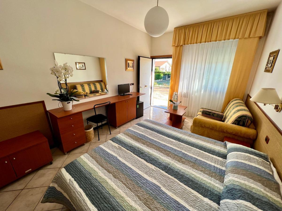 Hotel Ca' Bianca Da Paolino ميسانو ادرياتيكو المظهر الخارجي الصورة