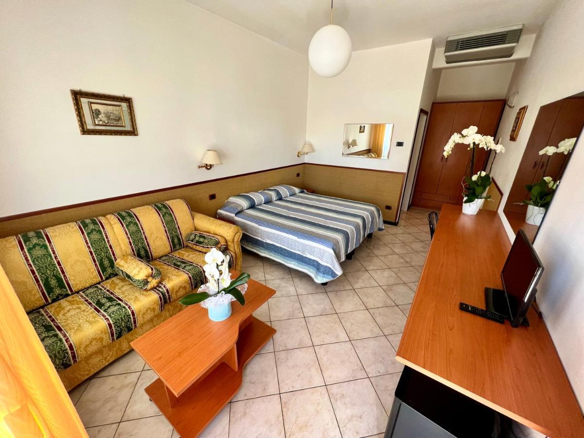 Hotel Ca' Bianca Da Paolino ميسانو ادرياتيكو المظهر الخارجي الصورة