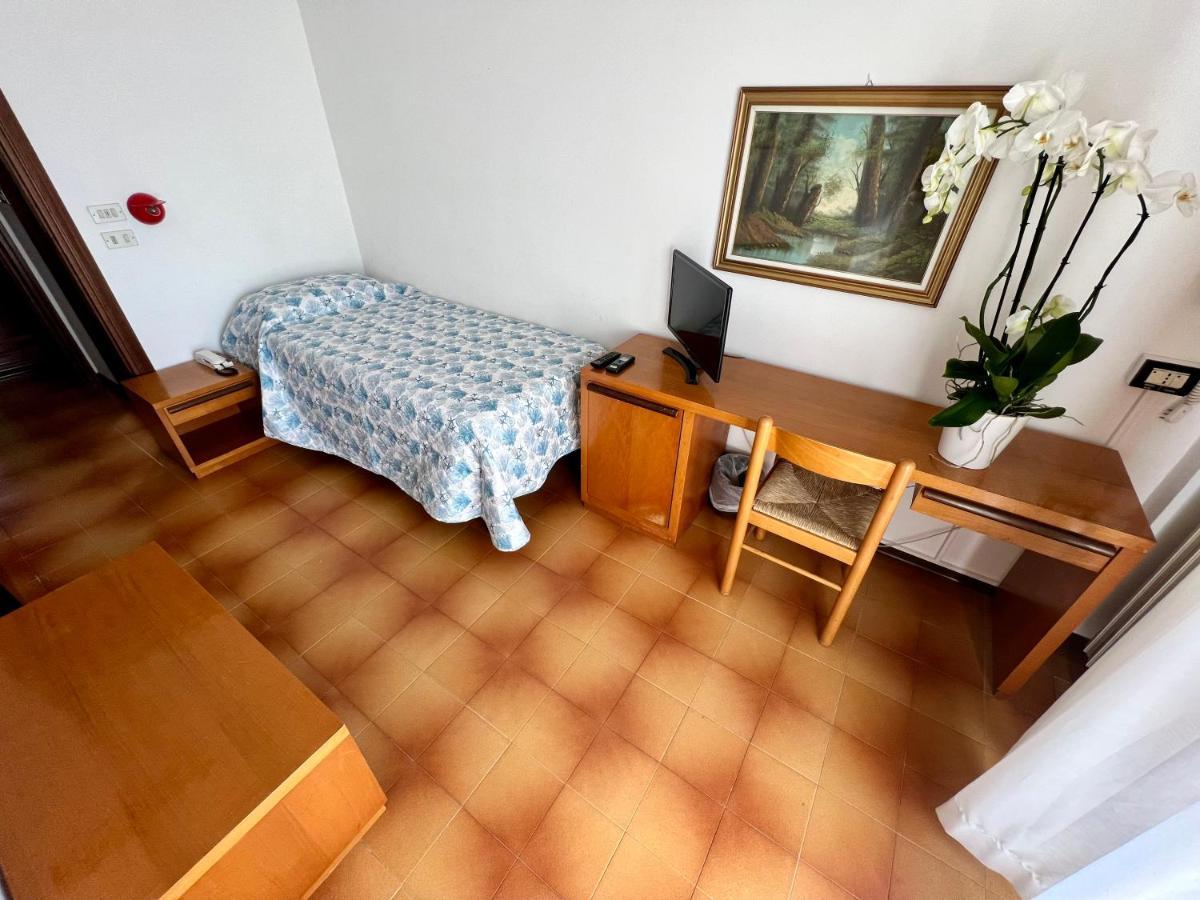 Hotel Ca' Bianca Da Paolino ميسانو ادرياتيكو المظهر الخارجي الصورة